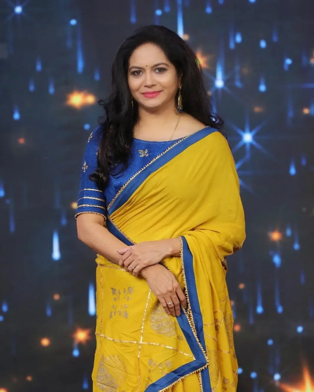 INDIAN TELUGU MOVIE SINGER SUNITHA IN YELLOW SAREE